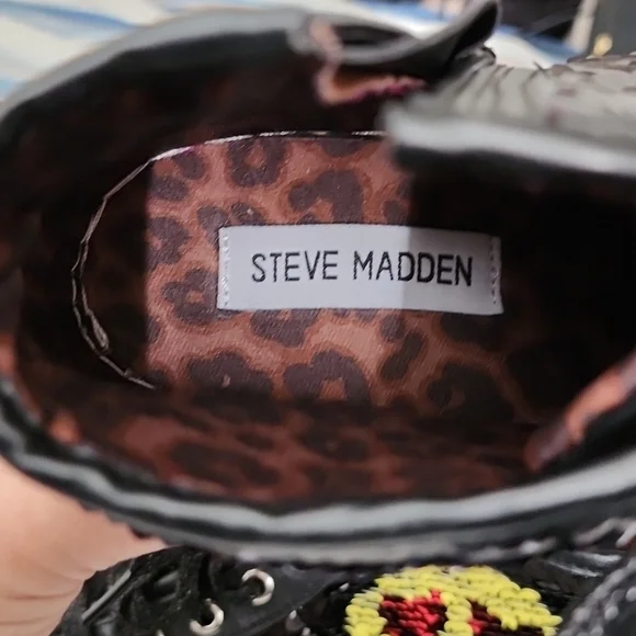 Steve Madden Kid’s Sequin Emoji Smiley Sneakers, Size 3 - Picture 4 of 8